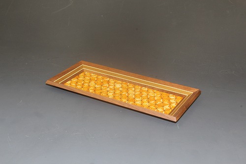 ●幸子作 彫金打出 銅製 飾壷 大きい 花器モダンで可愛い 葉紋 黄布 供箱 箱根寄木細工 ペン皿（黄 麻の葉）（ニガキ） | 寄木オンライン
