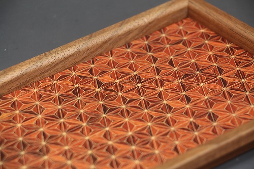 箱根寄木細工 お盆・お皿 受皿（小）(赤麻の葉）(縁／ウォールナット